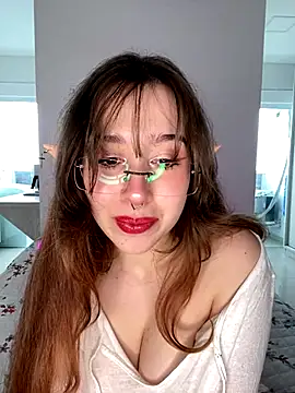 Snapshot of tsuki_chan_on chatting on 10-20-25, 01:22 tsuki chan on online show from 10-20-25, 01:22