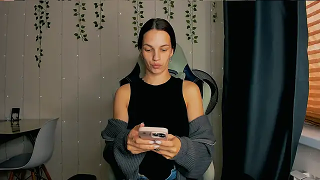 KarlaSim online show from 09-23-25, 11:24