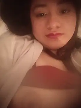 Snapshot of kitty_222 chatting on 05-20-26, 02:18 kitty 222 online show from 05-20-26, 02:18