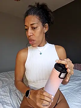 Goldenlace online show from 02-11-26, 01:05