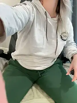 Snapshot of Vivian_MayXxX chatting on 12-03-24, 11:13 Vivian MayXxX online show from 12-03-24, 11:13