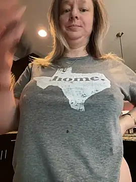 Snapshot of Vivian_MayXxX chatting on 12-15-24, 07:42 Vivian MayXxX online show from 12-15-24, 07:42