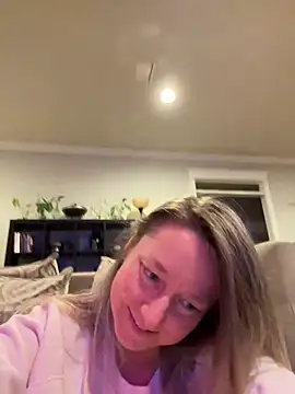 Snapshot of Vivian_MayXxX chatting on 12-19-24, 12:34 Vivian MayXxX online show from 12-19-24, 12:34