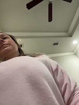 Snapshot of Vivian_MayXxX chatting on 12-30-24, 12:32 Vivian MayXxX online show from 12-30-24, 12:32