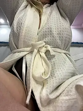 Snapshot of Vivian_MayXxX chatting on 01-11-25, 02:41 Vivian MayXxX online show from 01-11-25, 02:41