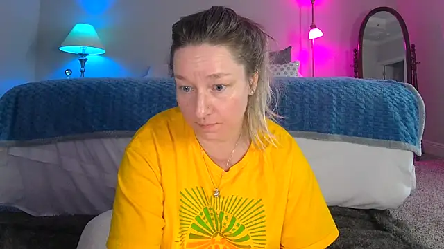 Snapshot of Vivian_MayXxX chatting on 01-31-25, 02:17 Vivian MayXxX online show from 01-31-25, 02:17