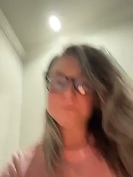 Snapshot of Vivian_MayXxX chatting on 03-05-25, 11:05 Vivian MayXxX online show from 03-05-25, 11:05