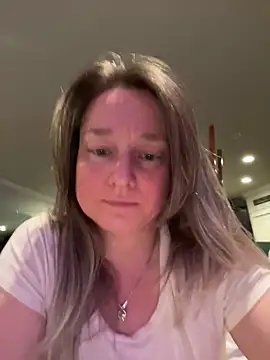 Snapshot of Vivian_MayXxX chatting on 03-08-25, 11:28 Vivian MayXxX online show from 03-08-25, 11:28