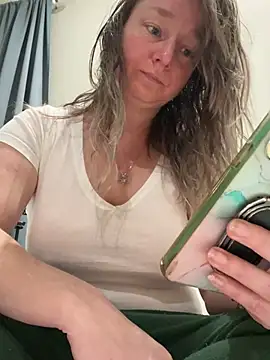 Snapshot of Vivian_MayXxX chatting on 03-09-25, 09:03 Vivian MayXxX online show from 03-09-25, 09:03