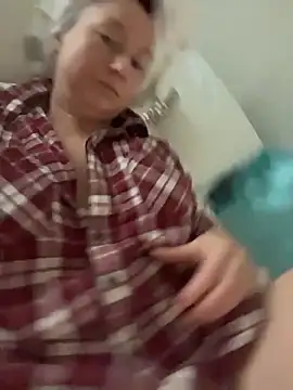 Snapshot of Vivian_MayXxX chatting on 11-16-25, 06:02 Vivian MayXxX online show from 11-16-25, 06:02