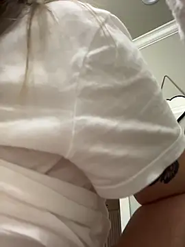 Snapshot of Vivian_MayXxX chatting on 11-19-25, 01:49 Vivian MayXxX online show from 11-19-25, 01:49