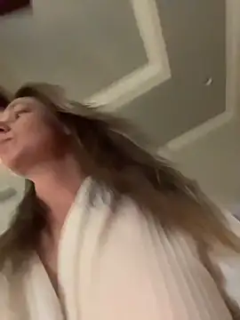 Snapshot of Vivian_MayXxX chatting on 11-21-25, 08:51 Vivian MayXxX online show from 11-21-25, 08:51