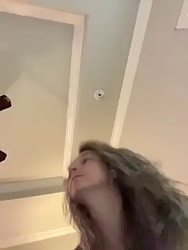 Snapshot of Vivian_MayXxX chatting on 11-22-25, 10:42 Vivian MayXxX online show from 11-22-25, 10:42