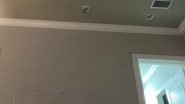 Snapshot of Vivian_MayXxX chatting on 12-18-25, 09:32 Vivian MayXxX online show from 12-18-25, 09:32