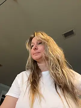 Vivian MayXxX online show from 03-27-26, 05:01