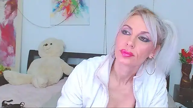 HoneyLara online show from 02-08-26, 07:06