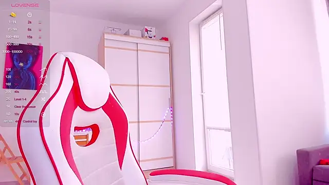 HotCarolineXO online show from 03-10-25, 08:04