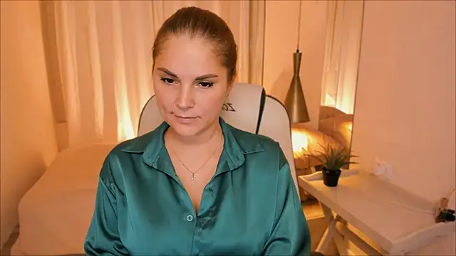 Snapshot of Ellis_Foxy chatting on 12-13-24, 09:20 Ellis Foxy online show from 12-13-24, 09:20