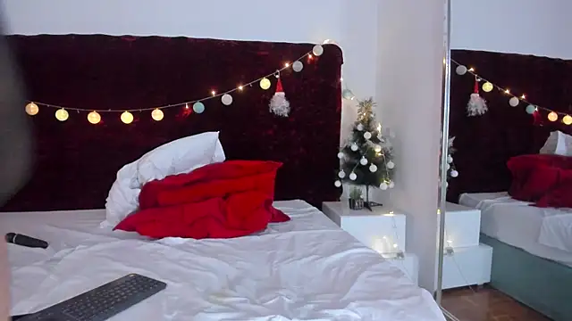Snapshot of marianaaguii chatting on 12-13-24, 01:22 marianaaguii online show from 12-13-24, 01:22