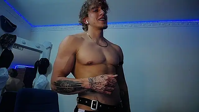 Snapshot of strongboy_ chatting on 03-17-25, 01:24 strongboy online show from 03-17-25, 01:24