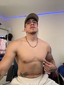 strongboy  online show from 02-12-26, 06:14