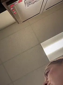 cinnatitties online show from 10-27-25, 06:45