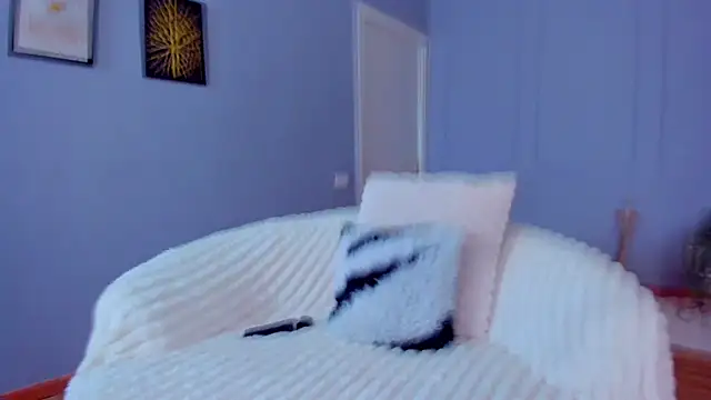 Snapshot of Awww_Ella chatting on 04-30-26, 04:19 Awww Ella online show from 04-30-26, 04:19