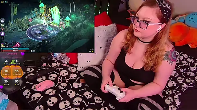 Snapshot of evamila chatting on 10-21-25, 11:44 evamila online show from 10-21-25, 11:44