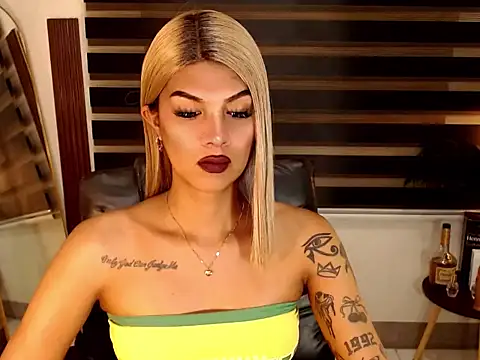 SarahAmber online show from 11-19-25, 07:08