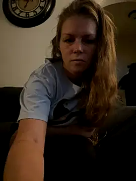 bustybunny25 online show from 10-23-25, 03:44