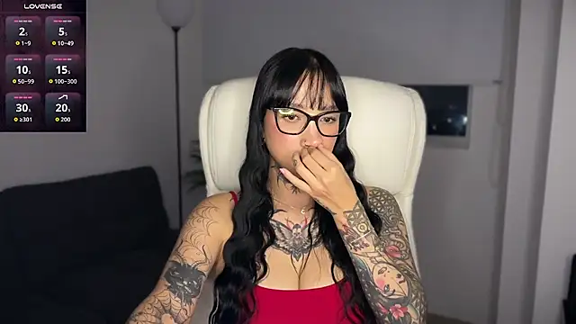 Snapshot of xisisxx chatting on 11-16-25, 01:22 xisisxx online show from 11-16-25, 01:22