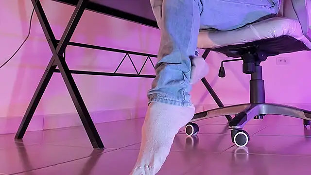 ArchieCollins online show from 09-30-25, 04:50