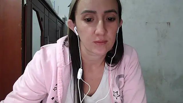 Snapshot of DeepAnal07 chatting on 05-06-26, 03:46 DeepAnal07 online show from 05-06-26, 03:46
