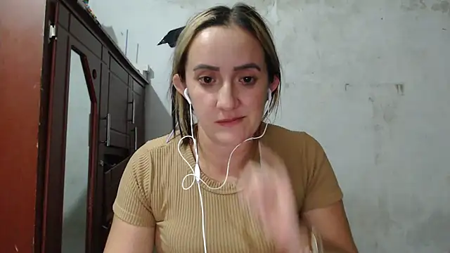 Snapshot of DeepAnal07 chatting on 05-18-26, 05:13 DeepAnal07 online show from 05-18-26, 05:13
