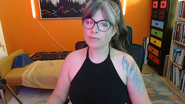 TheLenaAdams online show from 11-11-25, 04:51