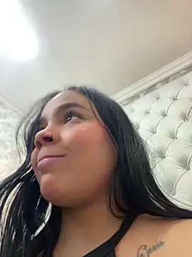 Snapshot of EmilyQueen3x chatting on 01-22-25, 04:12 EmilyQueen3x online show from 01-22-25, 04:12