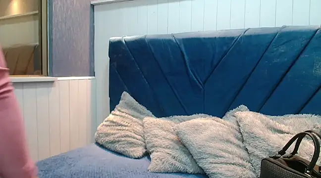 Snapshot of EmilyQueen3x chatting on 03-07-25, 07:38 EmilyQueen3x online show from 03-07-25, 07:38