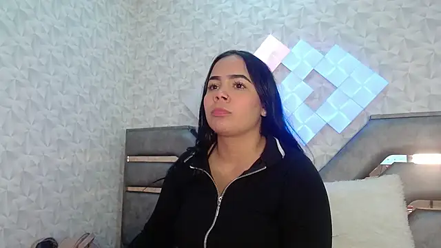 Snapshot of EmilyQueen3x chatting on 09-11-25, 12:49 EmilyQueen3x online show from 09-11-25, 12:49