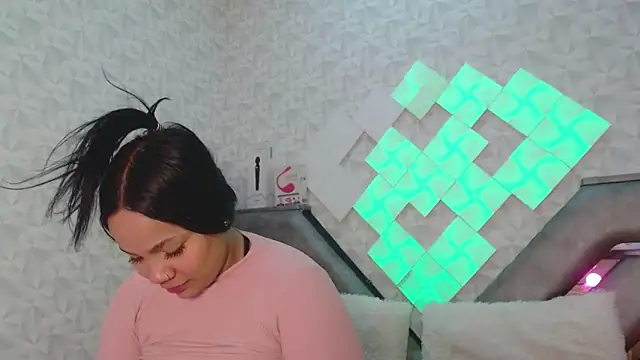 Snapshot of EmilyQueen3x chatting on 09-19-25, 01:23 EmilyQueen3x online show from 09-19-25, 01:23