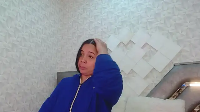 Snapshot of EmilyQueen3x chatting on 09-23-25, 02:09 EmilyQueen3x online show from 09-23-25, 02:09