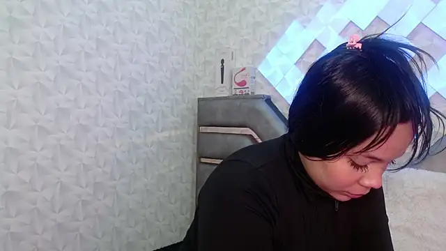 Snapshot of EmilyQueen3x chatting on 10-15-25, 01:22 EmilyQueen3x online show from 10-15-25, 01:22