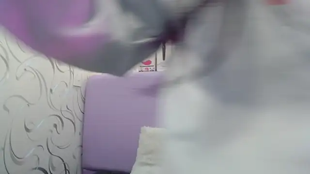 Snapshot of EmilyQueen3x chatting on 10-21-25, 01:23 EmilyQueen3x online show from 10-21-25, 01:23