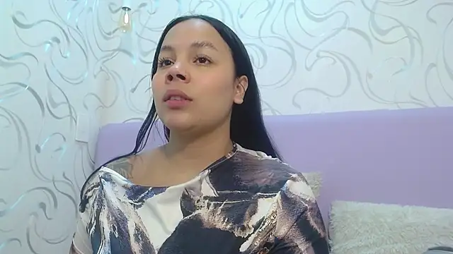 Snapshot of EmilyQueen3x chatting on 11-15-25, 03:19 EmilyQueen3x online show from 11-15-25, 03:19