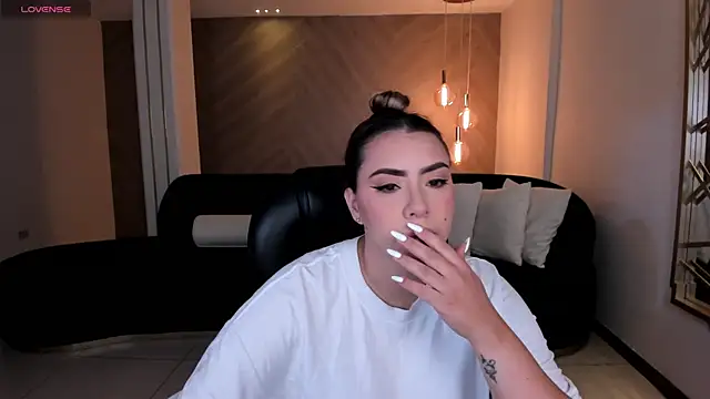 Snapshot of MartinnaBonnet chatting on 12-17-24, 10:12 MartinnaBonnet online show from 12-17-24, 10:12