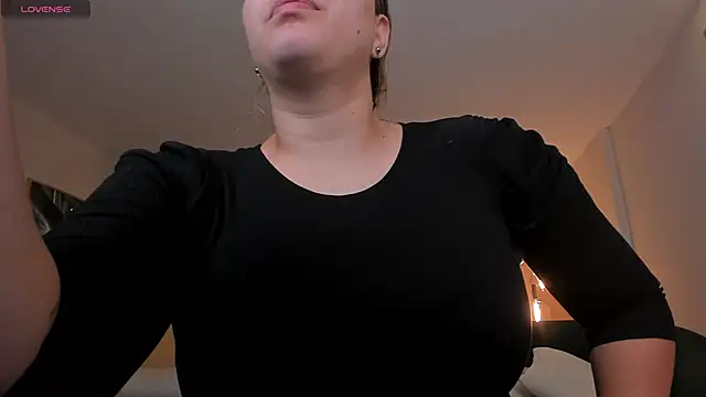 Snapshot of MartinnaBonnet chatting on 02-11-25, 10:48 MartinnaBonnet online show from 02-11-25, 10:48