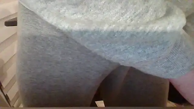 Snapshot of alessexxx24 chatting on 02-26-25, 06:21 alessexxx24 online show from 02-26-25, 06:21