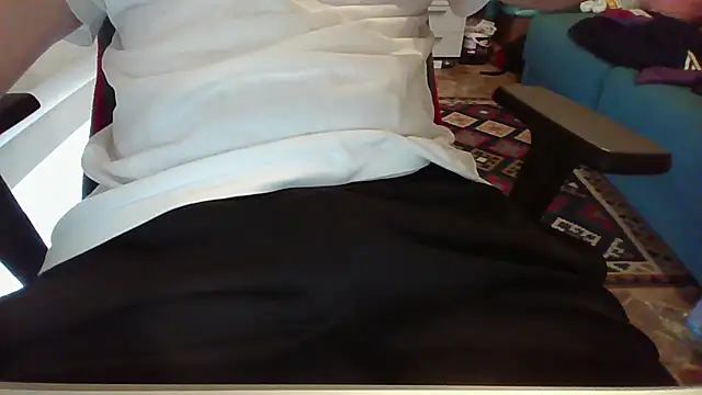 Snapshot of alessexxx24 chatting on 09-25-25, 08:07 alessexxx24 online show from 09-25-25, 08:07