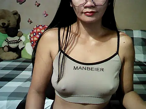 Snapshot of Mia_Rein chatting on 02-11-26, 01:43 Mia Rein online show from 02-11-26, 01:43