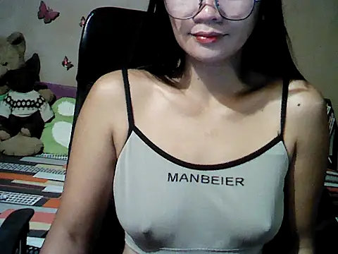 Snapshot of Mia_Rein chatting on 03-14-26, 02:33 Mia Rein online show from 03-14-26, 02:33