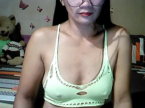 Snapshot of Mia_Rein chatting on 03-22-26, 02:20 Mia Rein online show from 03-22-26, 02:20